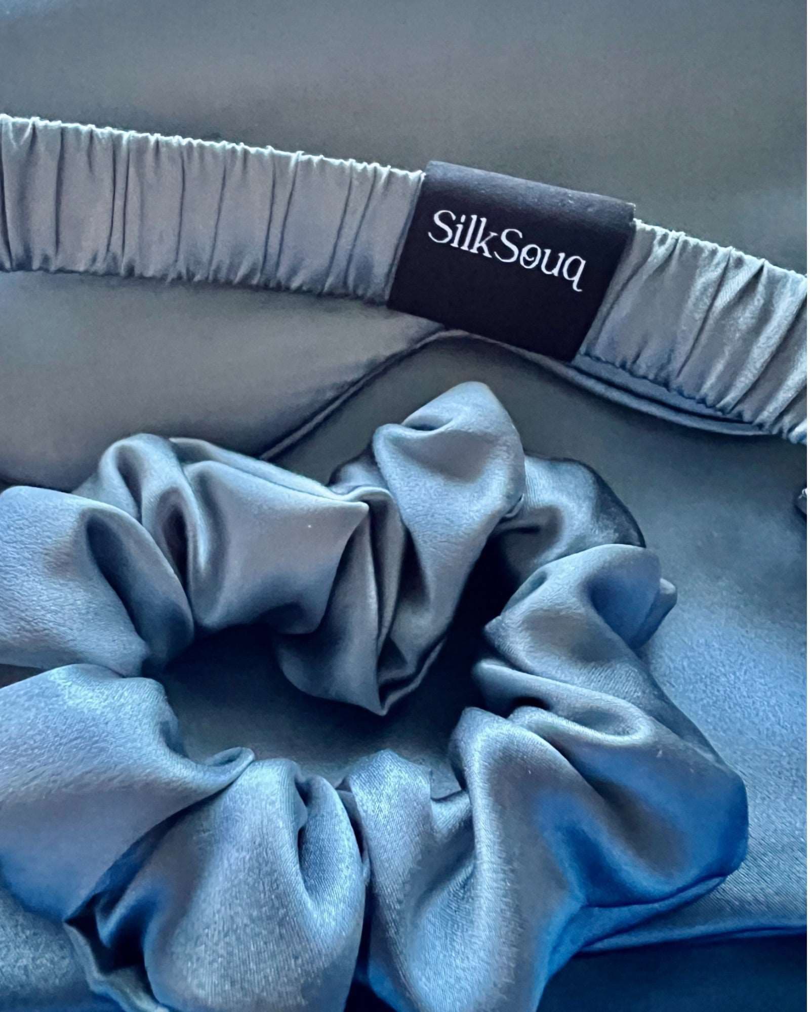 Set of 100% Mulberry Silk EyeMask  +  Hair Scrunchie (3.5 CM) +  Pillowcase (19 Momme) - Gray Blue